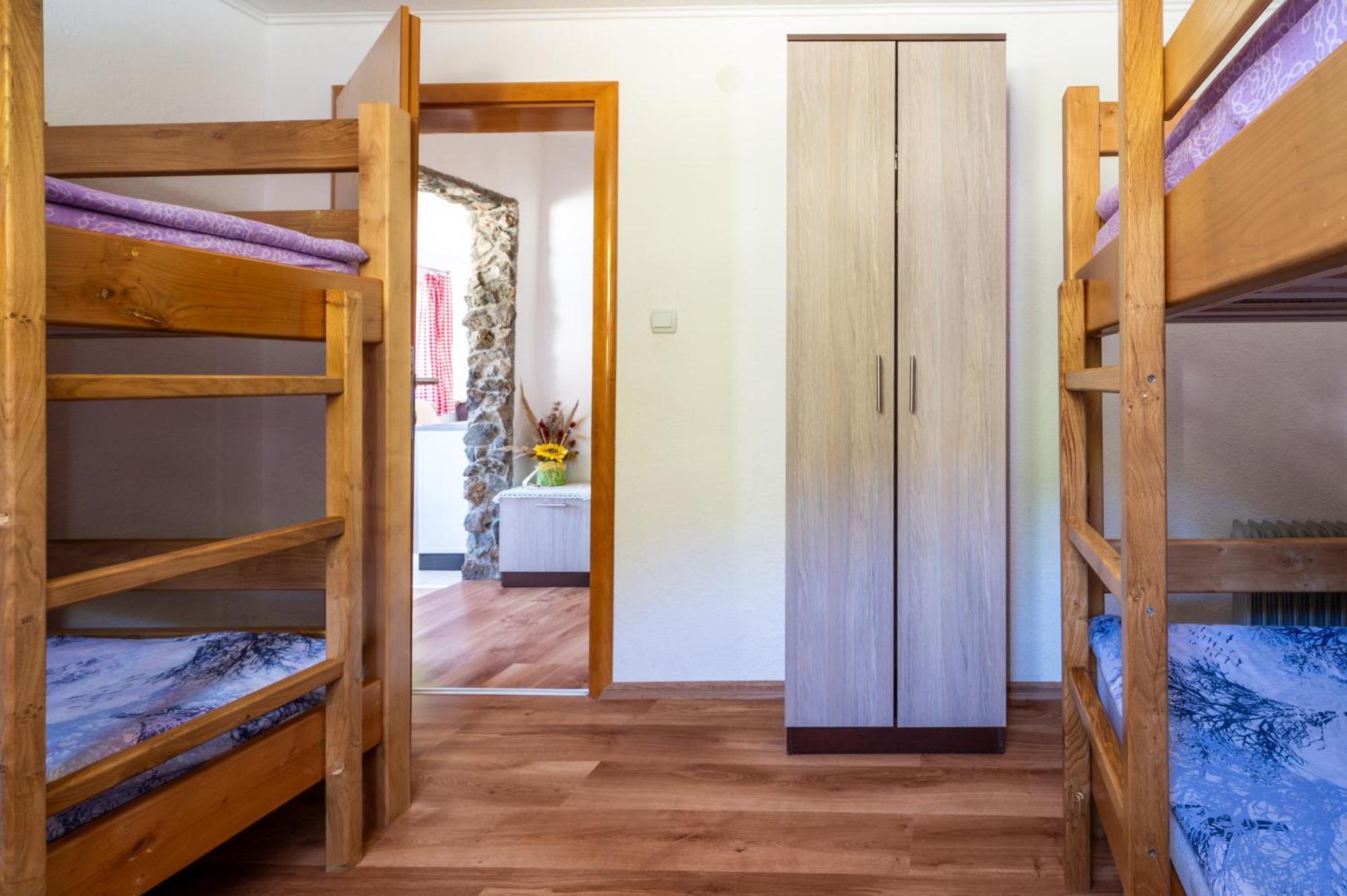 Domacinstvo Na Kraju Svijeta Guest House Sipovo Ngoại thất bức ảnh