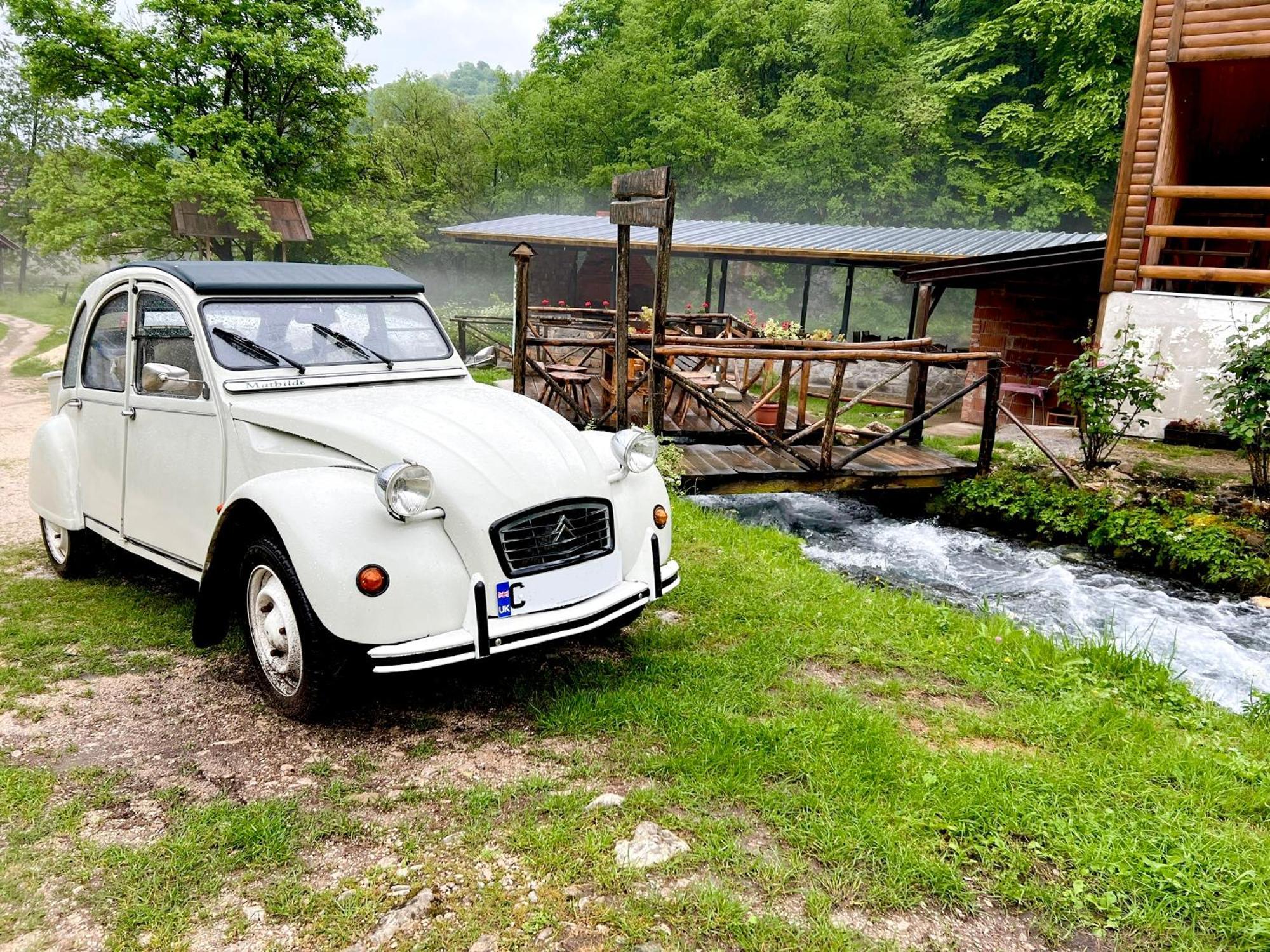 Domacinstvo Na Kraju Svijeta Guest House Sipovo Ngoại thất bức ảnh