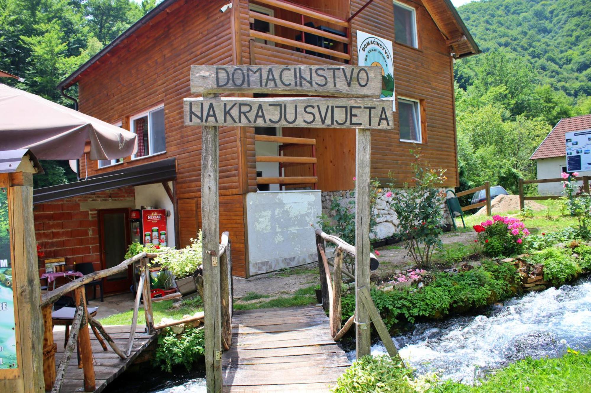 Domacinstvo Na Kraju Svijeta Guest House Sipovo Ngoại thất bức ảnh