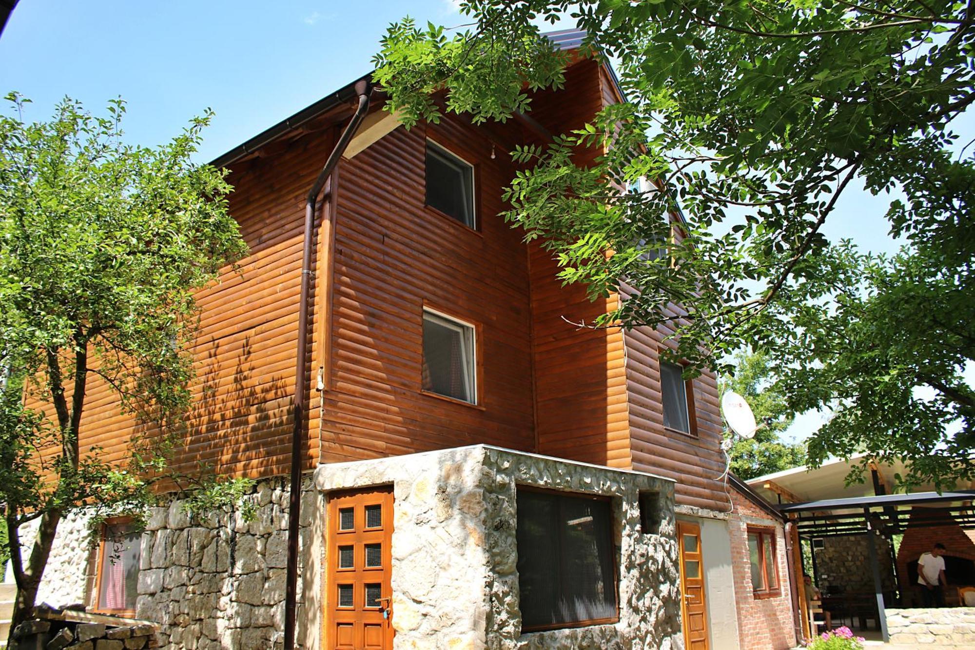 Domacinstvo Na Kraju Svijeta Guest House Sipovo Ngoại thất bức ảnh